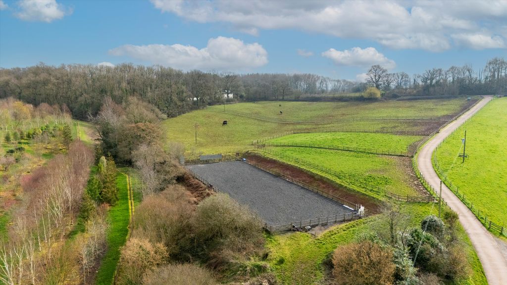 Property photo 2 of 17 Image