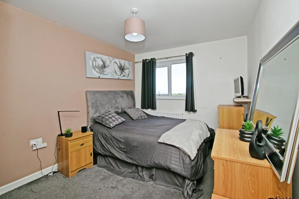 Property photo 3 of 14 Photo