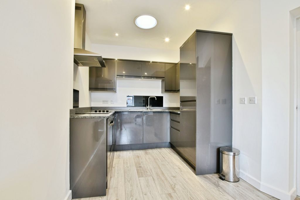 Property photo 2 of 20 Pbox-Img.Jpg