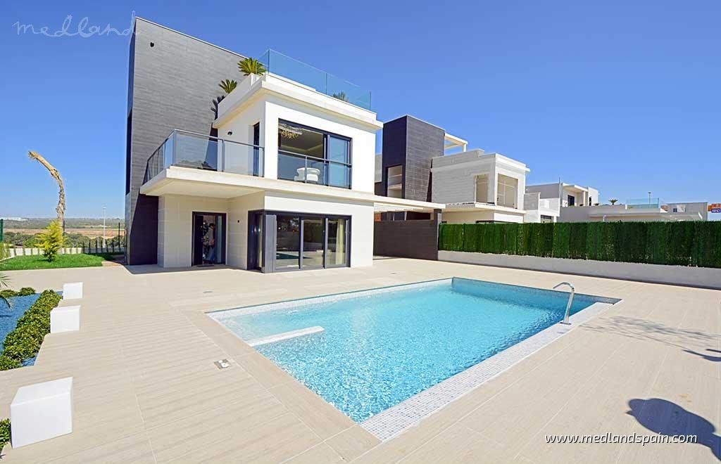 Property photo 1 of 15 Detached Villa With Private Swimming Pool Very Close To The Beach In Campoamor
