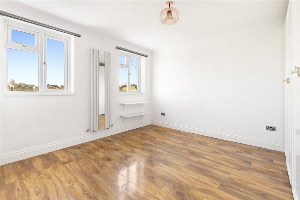 Property photo 3 of 21 Picture No. 18