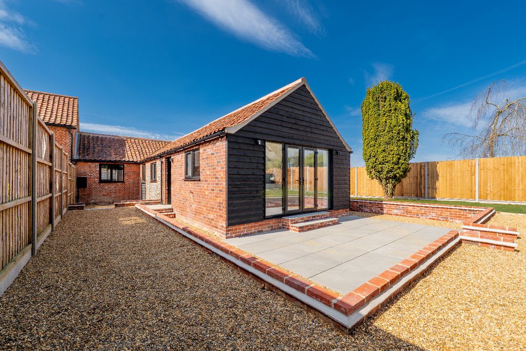 Property photo 2 of 26 5069524