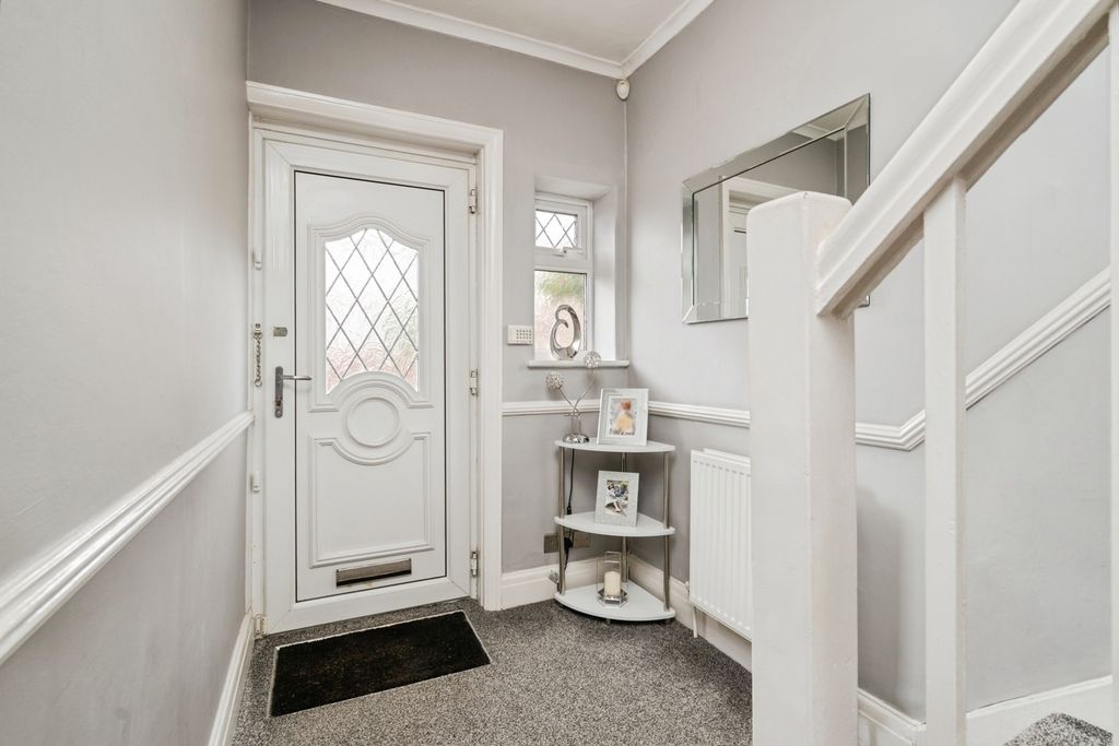 Property photo 2 of 17 Photo