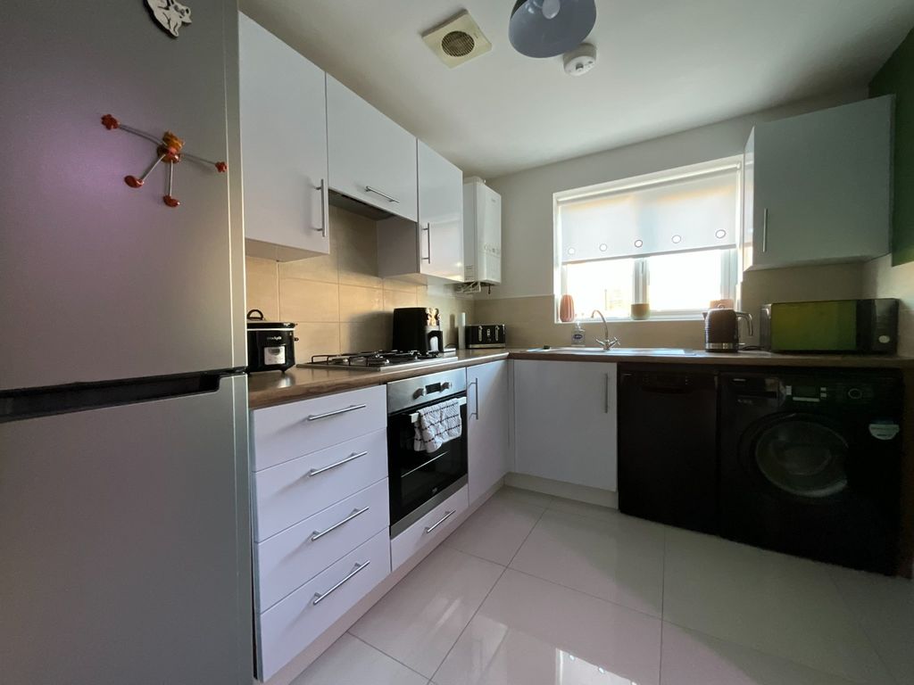 Property photo 2 of 16 4192063
