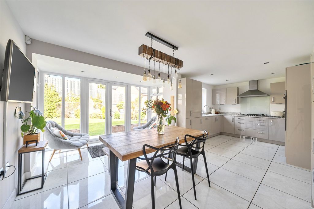 Property photo 2 of 30 Picture No. 16