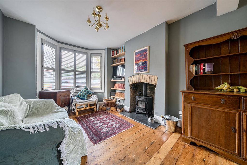 Property photo 2 of 13 Lounge Area H.Jpg