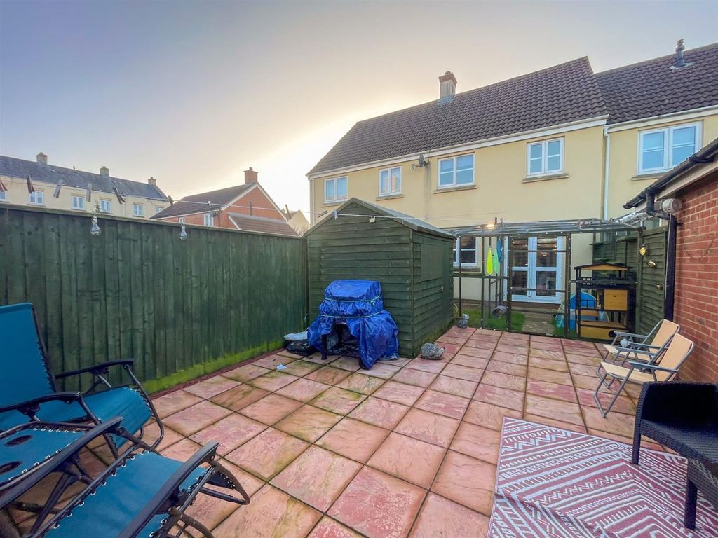 Property photo 3 of 11 Rear