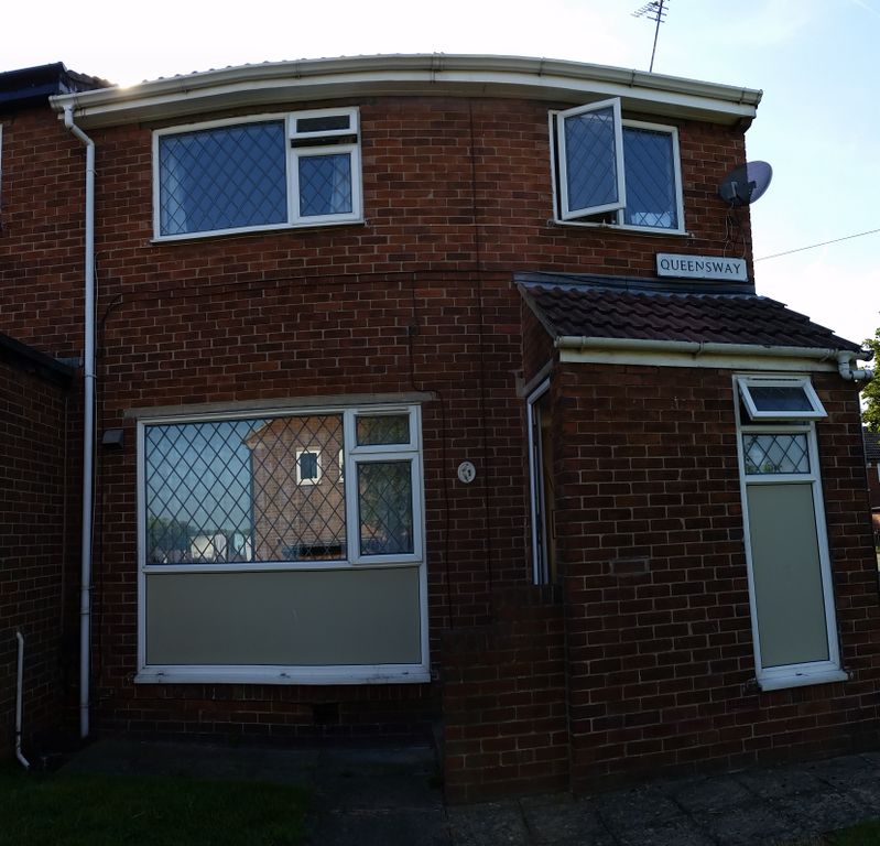 Property photo 1 of 9 1 Queensway, Room