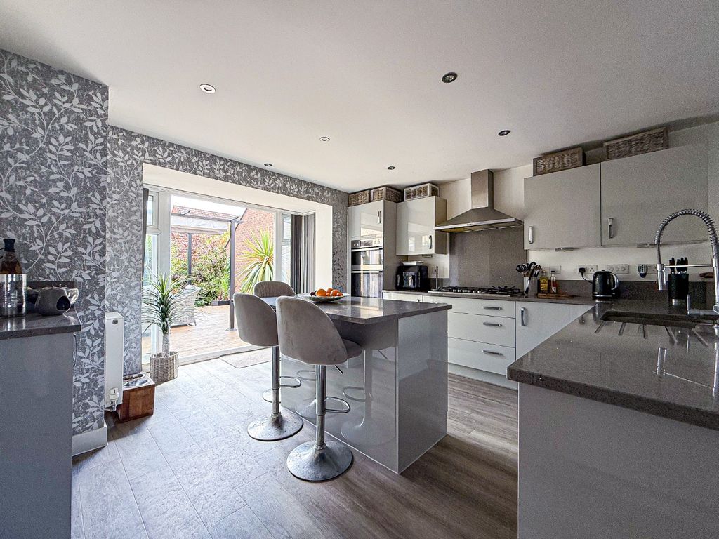 Property photo 2 of 39 4210524