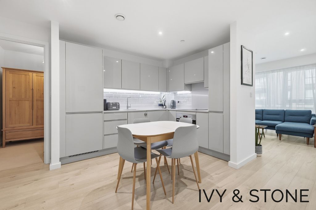 Property photo 3 of 17 4787845