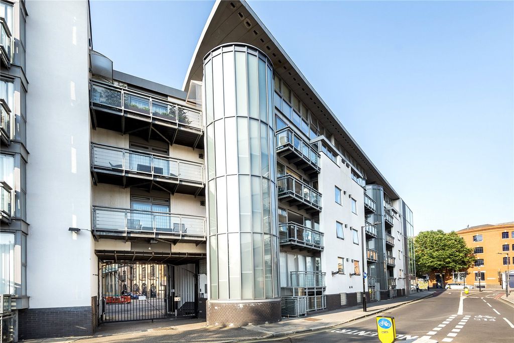 Property photo 2 of 20 Exterior