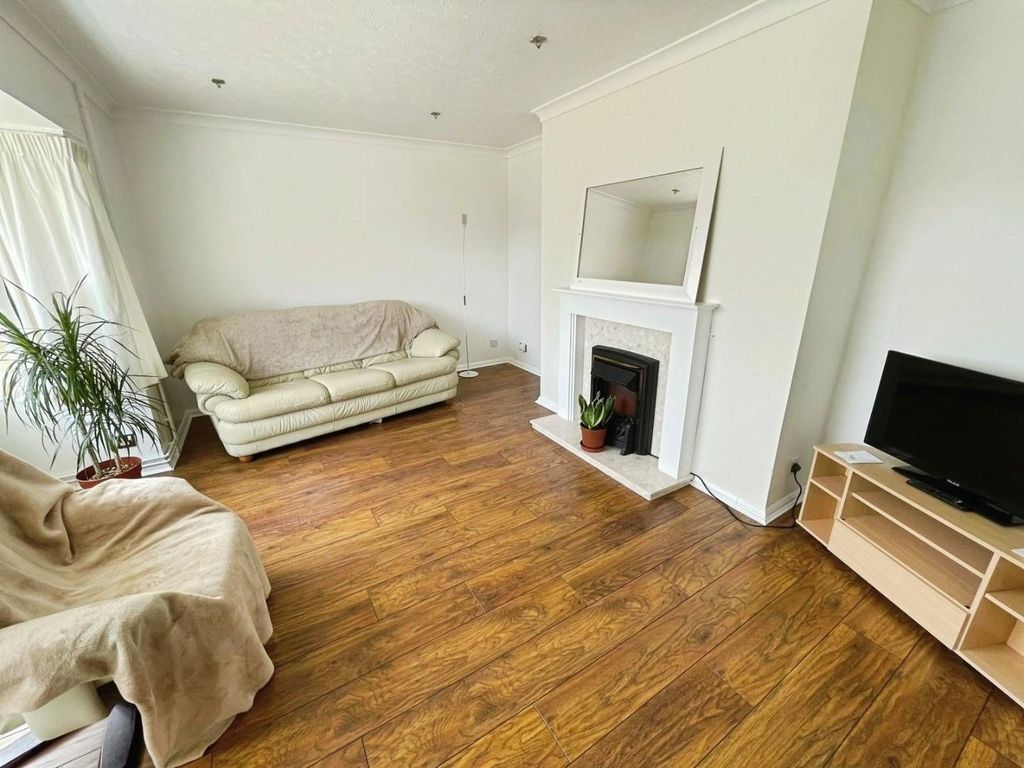 Property photo 3 of 12 Ba567100-c6Bc788A-F753-453F-97E7-21Daa61bae44.Jpeg