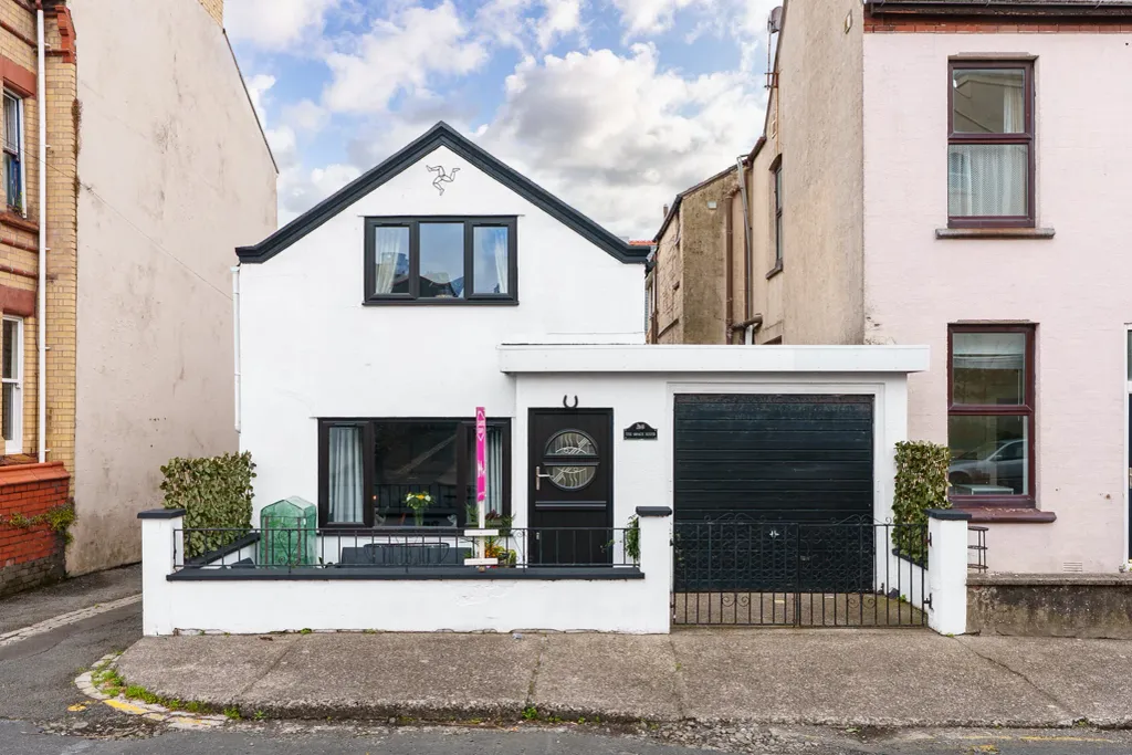 Property photo 1 of 18