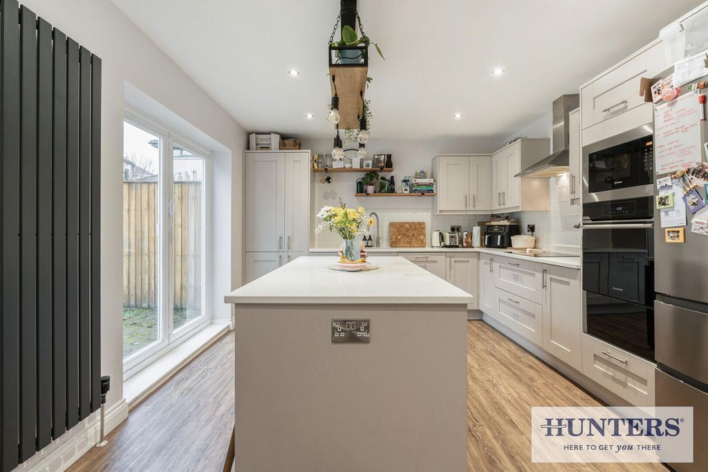 Property photo 3 of 24 Kitchen