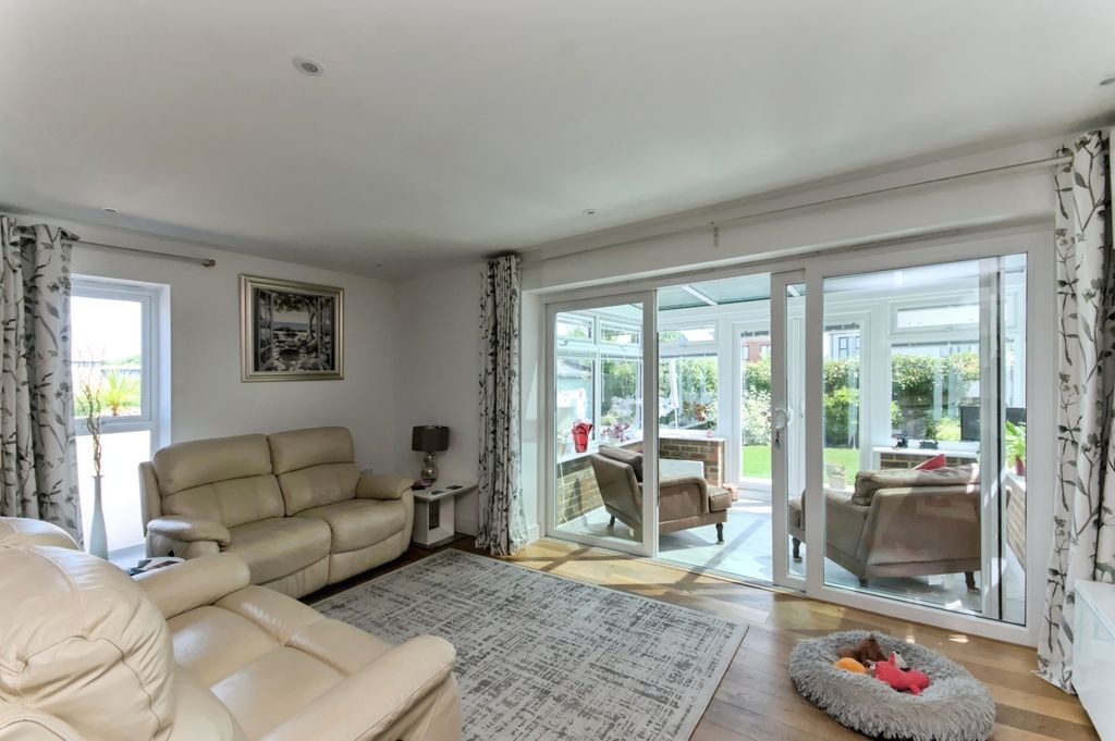 Property photo 3 of 16 Pbox-Img.Jpg