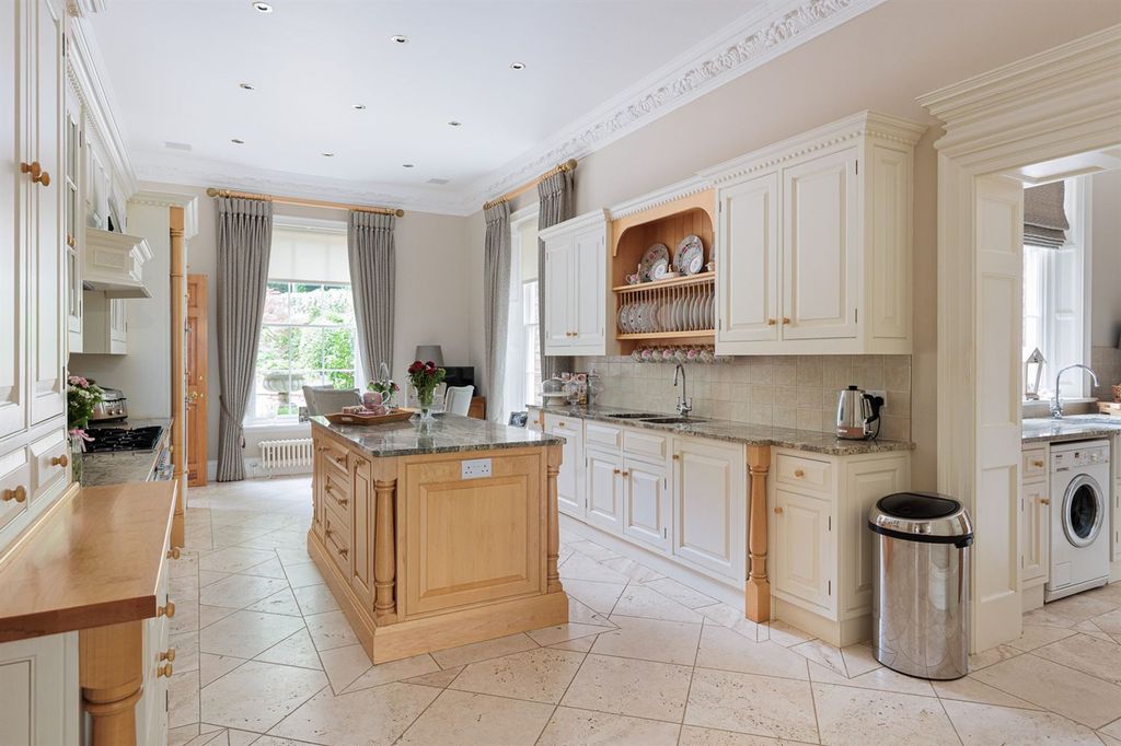 Additional image 11 of 6 bed detached house for saleNew Pale Road, Crossley Park WA6