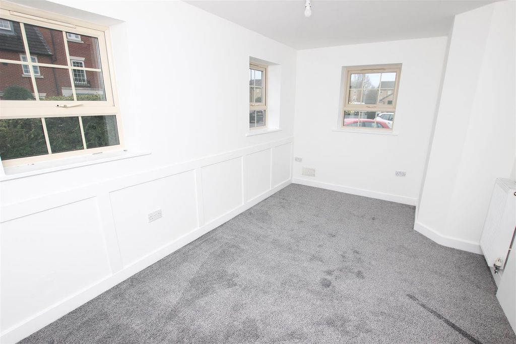 Property photo 2 of 12 Ground Floor Bedroom