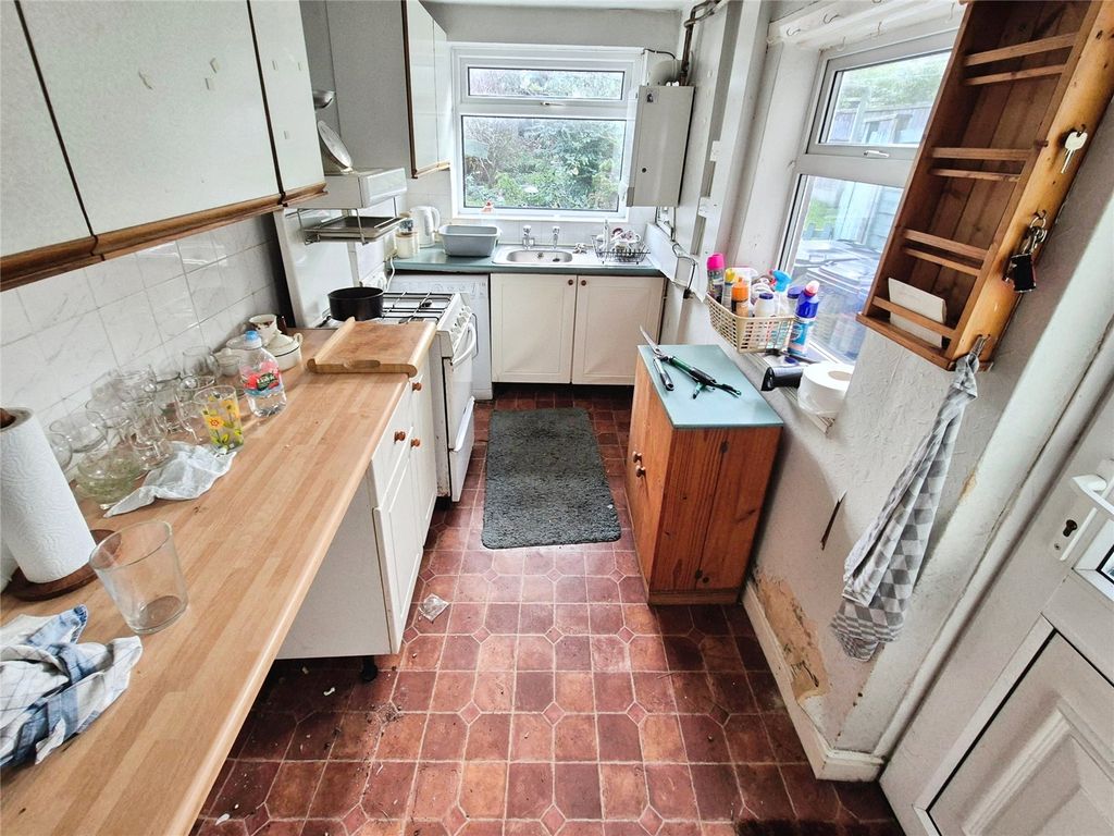 Property photo 2 of 8 Picture No. 10