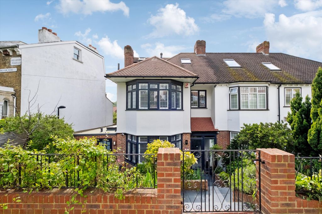 Property photo 2 of 20 Image