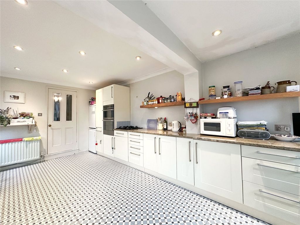 Property photo 2 of 21 Picture No. 50