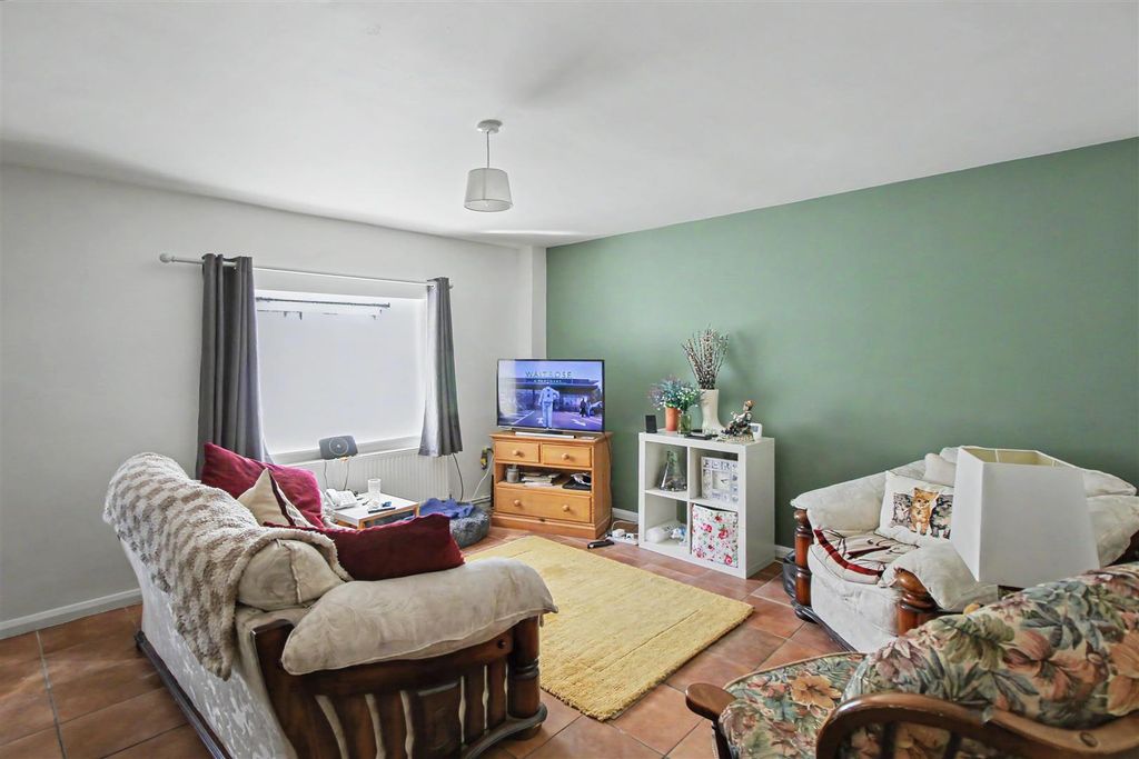Property photo 2 of 14 Img_7044.Jpg