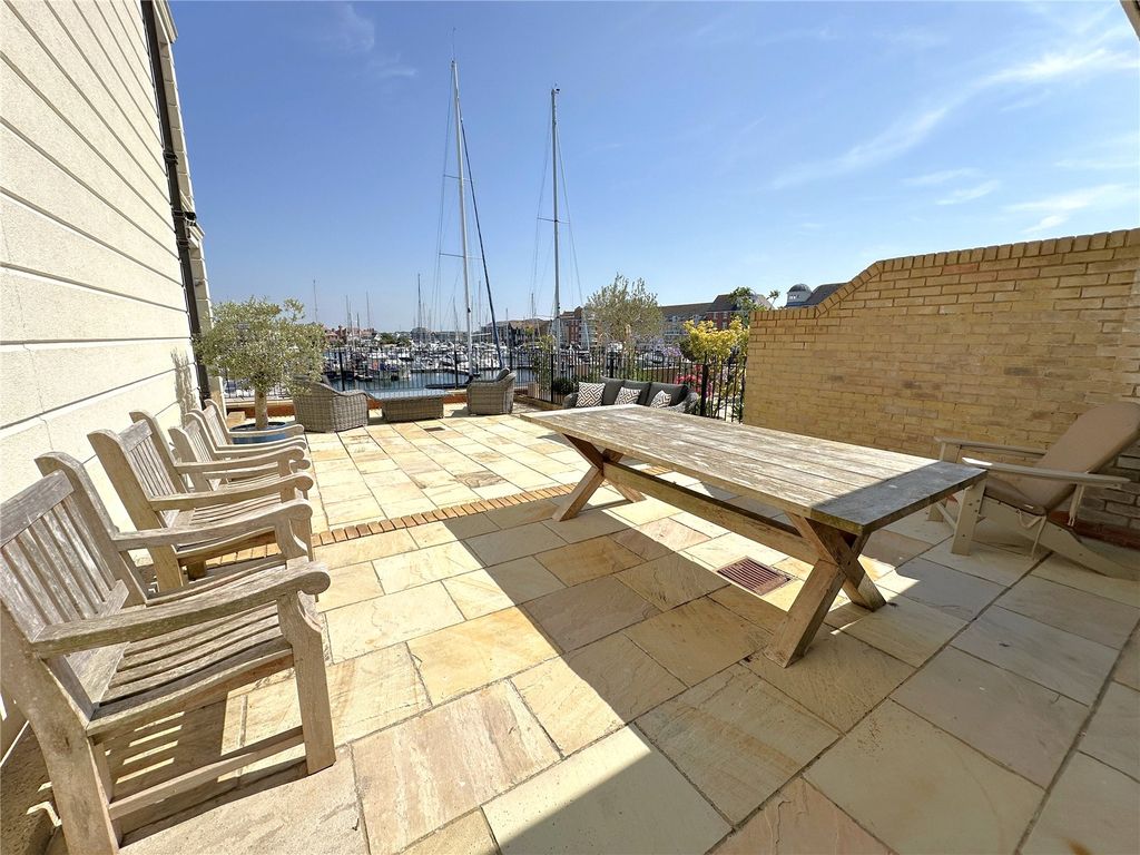 Property photo 2 of 26 Picture No. 21