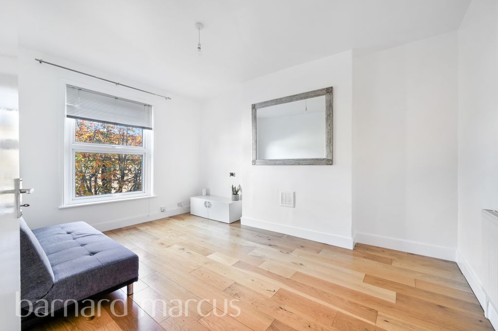 Property photo 1 of 8 Reception Room