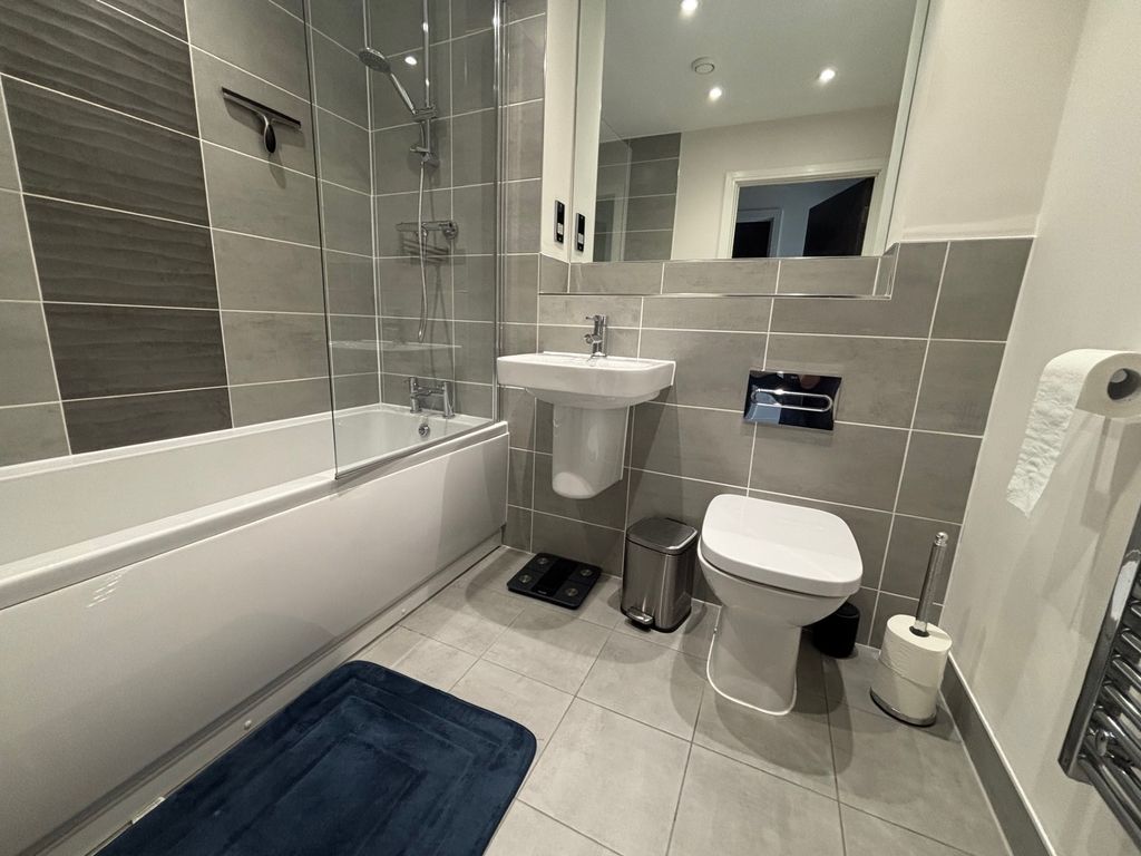 Additional image 8 of 2 bed flat for saleHolmesley Road, Borehamwood WD6