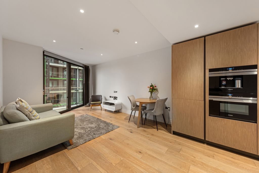 Property photo 1 of 15 094A7000