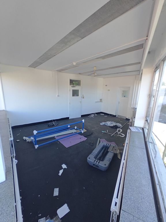 Property photo 3 of 27