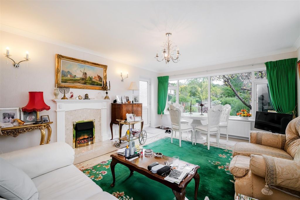 Property photo 3 of 19