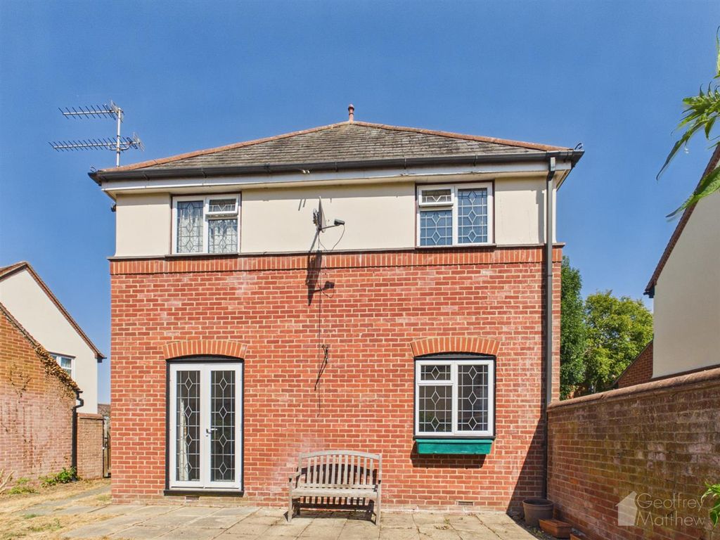 Property photo 2 of 12