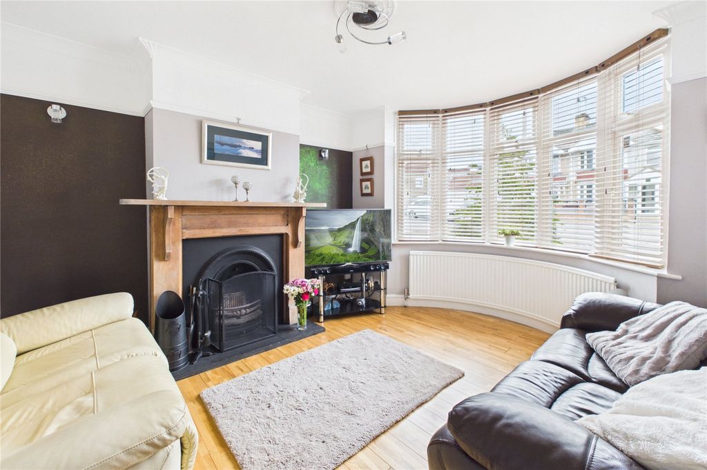 Property photo 2 of 35 Picture No. 01
