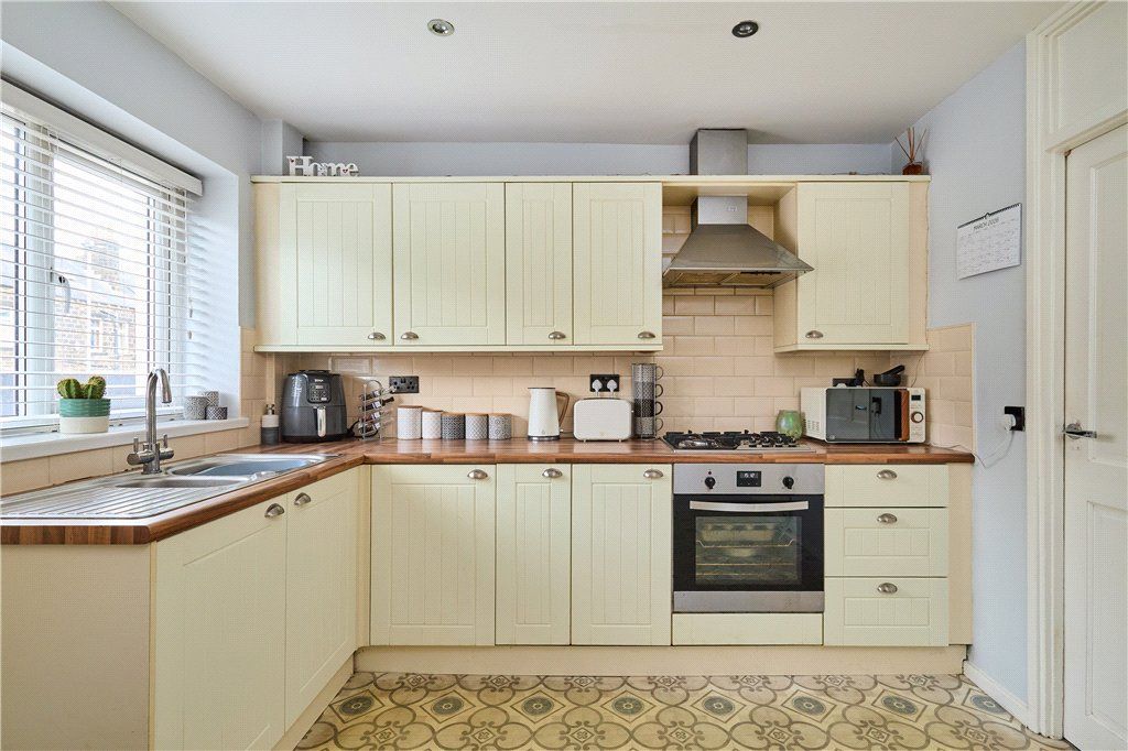 Property photo 3 of 15 Kitchen