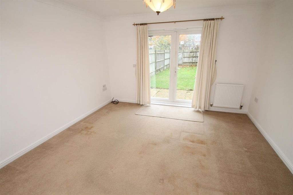 Property photo 2 of 12 Img_9817.Jpg