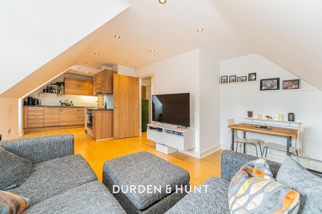 Property photo 3 of 17 Foxburrows-13.Jpg