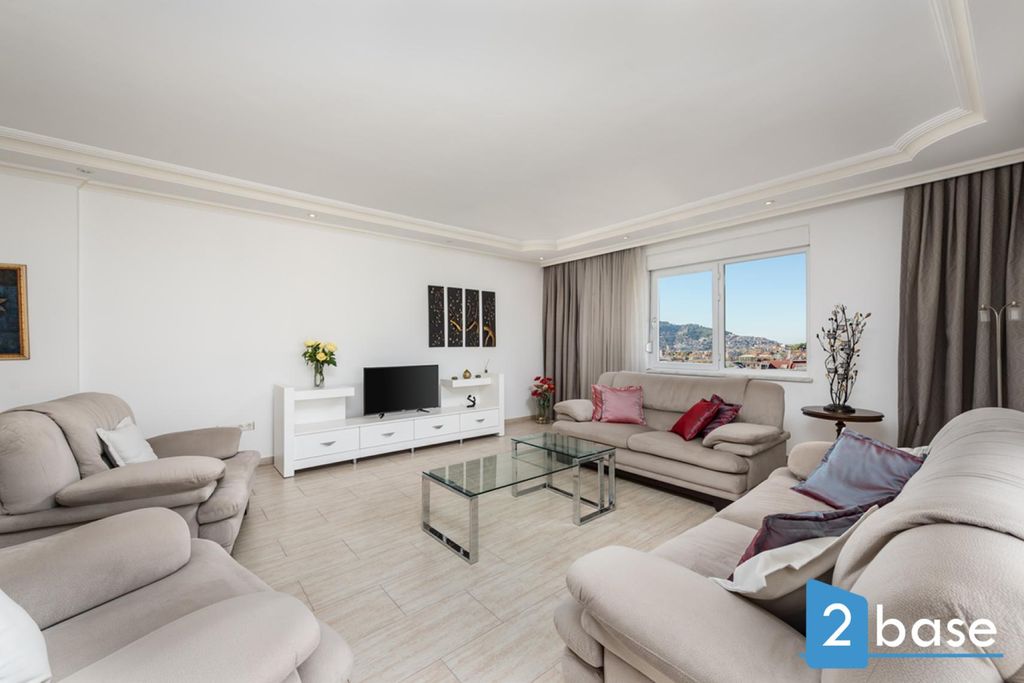 Property photo 2 of 21