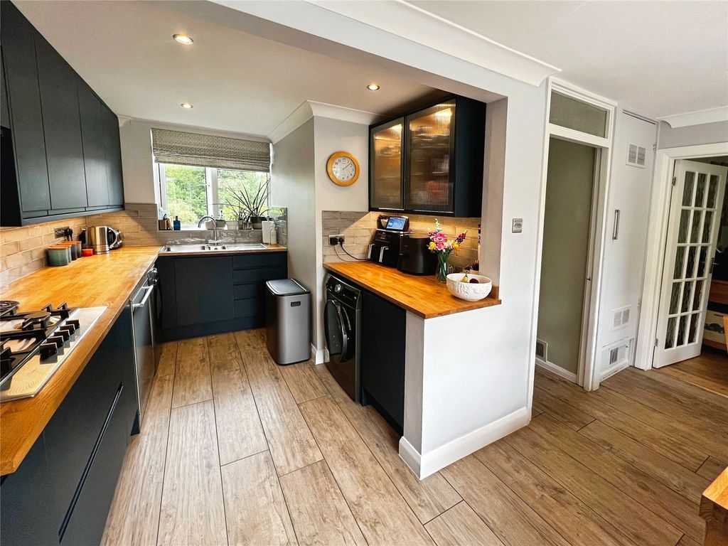 Property photo 3 of 14 Kitchen