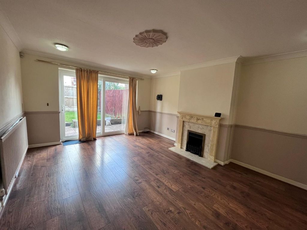 Property photo 2 of 16 Lounge 1