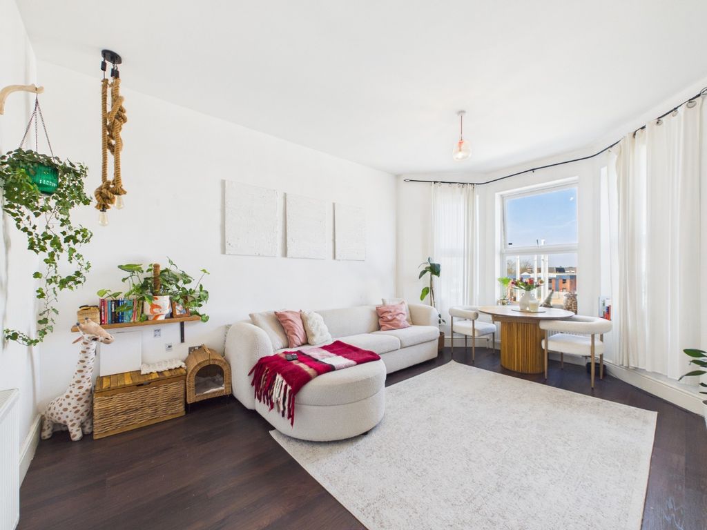 Property photo 2 of 12 5048083