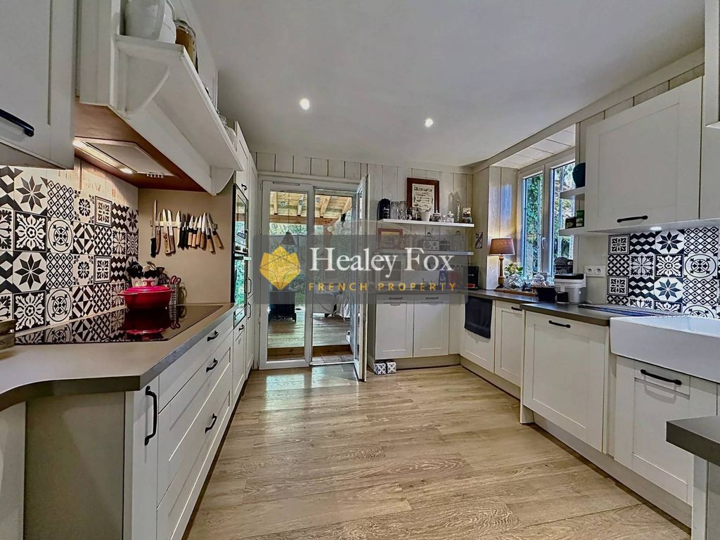 Property photo 2 of 38 A7656A2F3Fd4210Fdfb46d40A7d30Da6