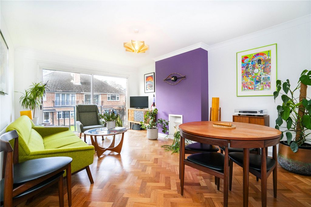 Property photo 2 of 21 Picture No. 15