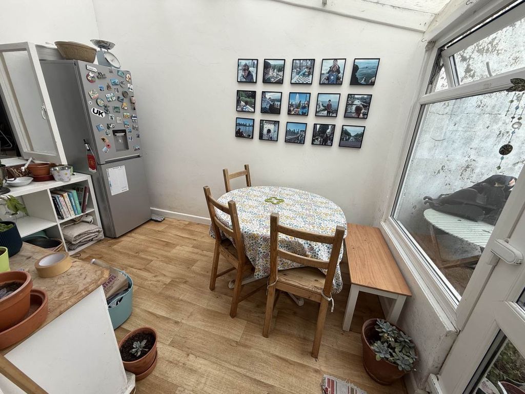 Property photo 3 of 11 Utility Room/Dining Room