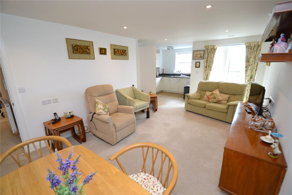 Property photo 3 of 19 Picture No. 12