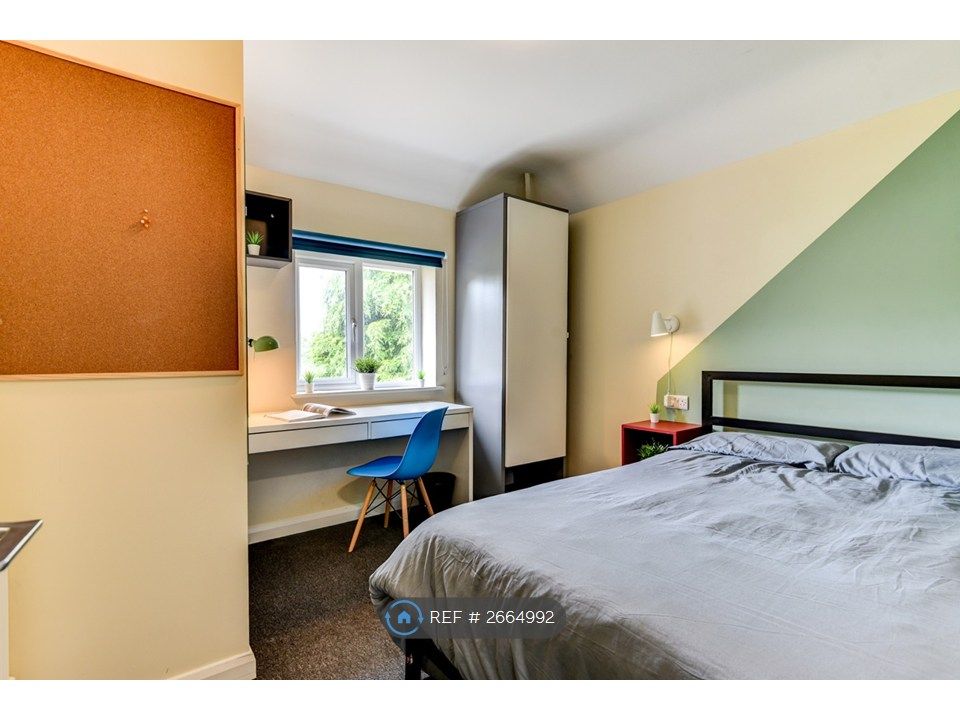 Property photo 2 of 17 Bedroom 5