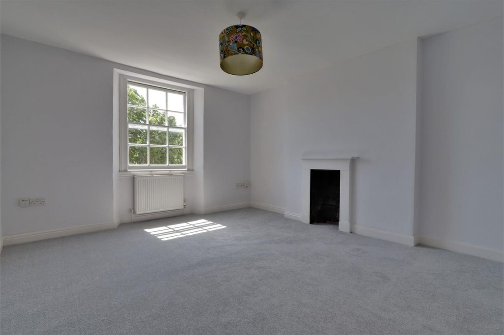 Property photo 2 of 12 Living Room