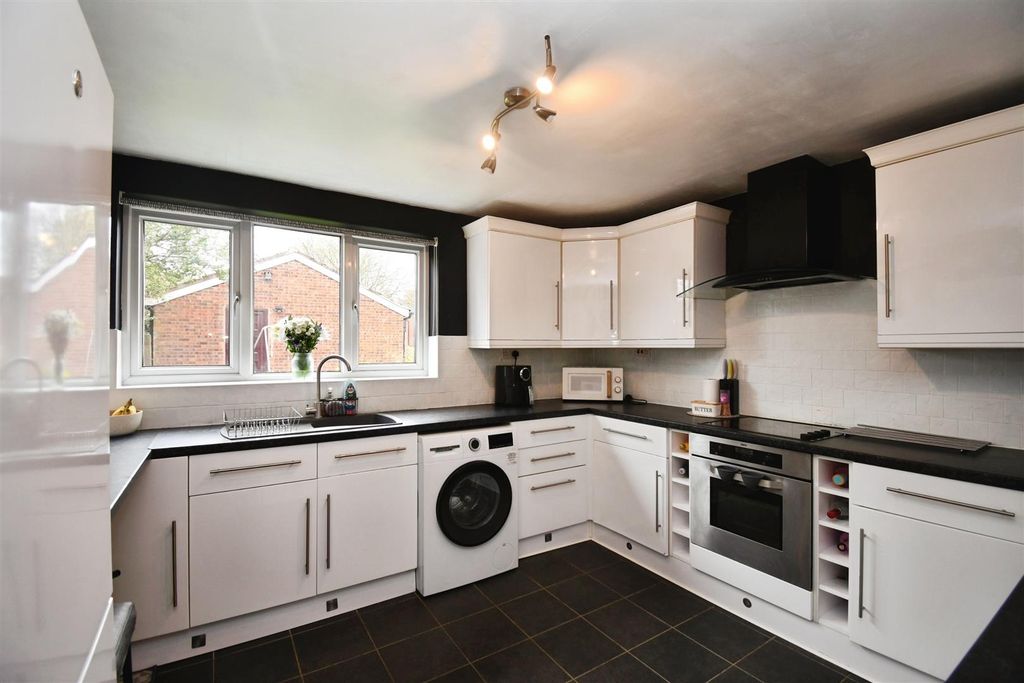 Property photo 3 of 12 1F40Edaa-U 20 2819 29.Jpg