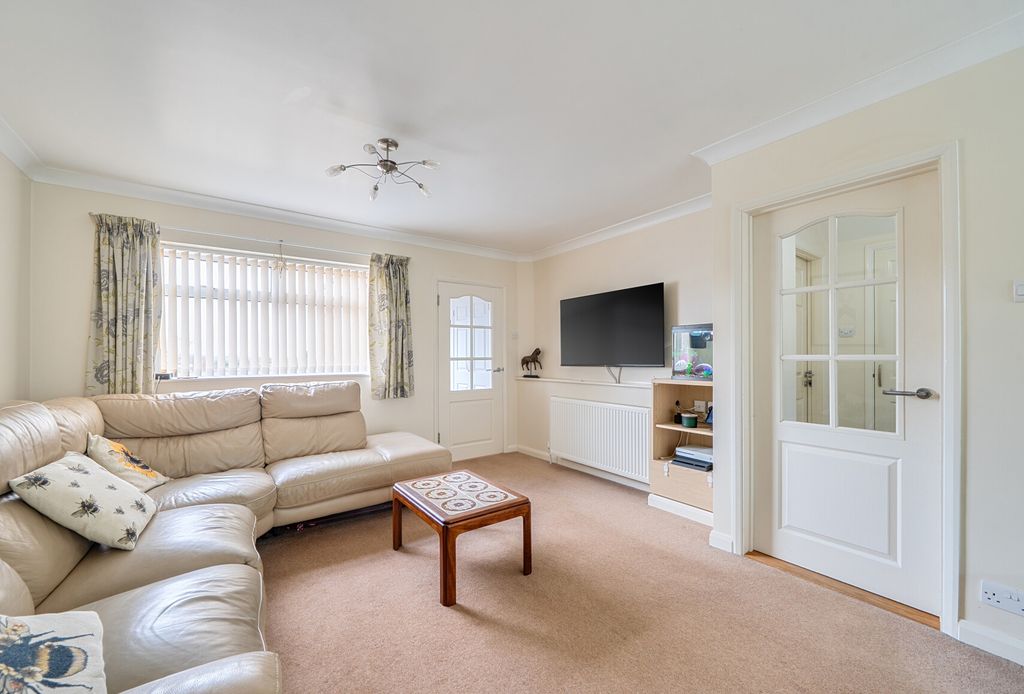 Property photo 3 of 11 1382638-4-691c7B6...