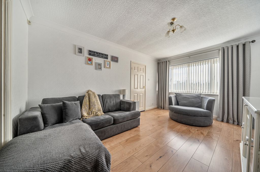 Property photo 2 of 18 1355514-7-68c9845...