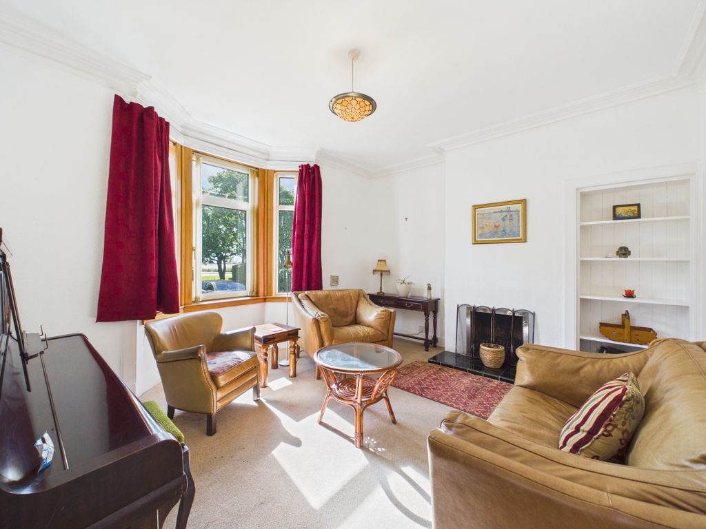 Property photo 2 of 32
